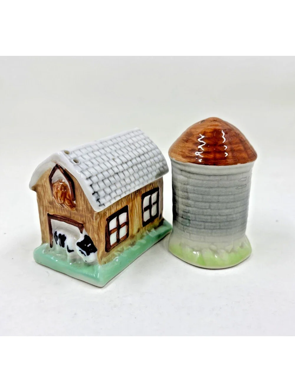 Vintage Barn And Silo Salt And Pepper Shakers RARE Version
